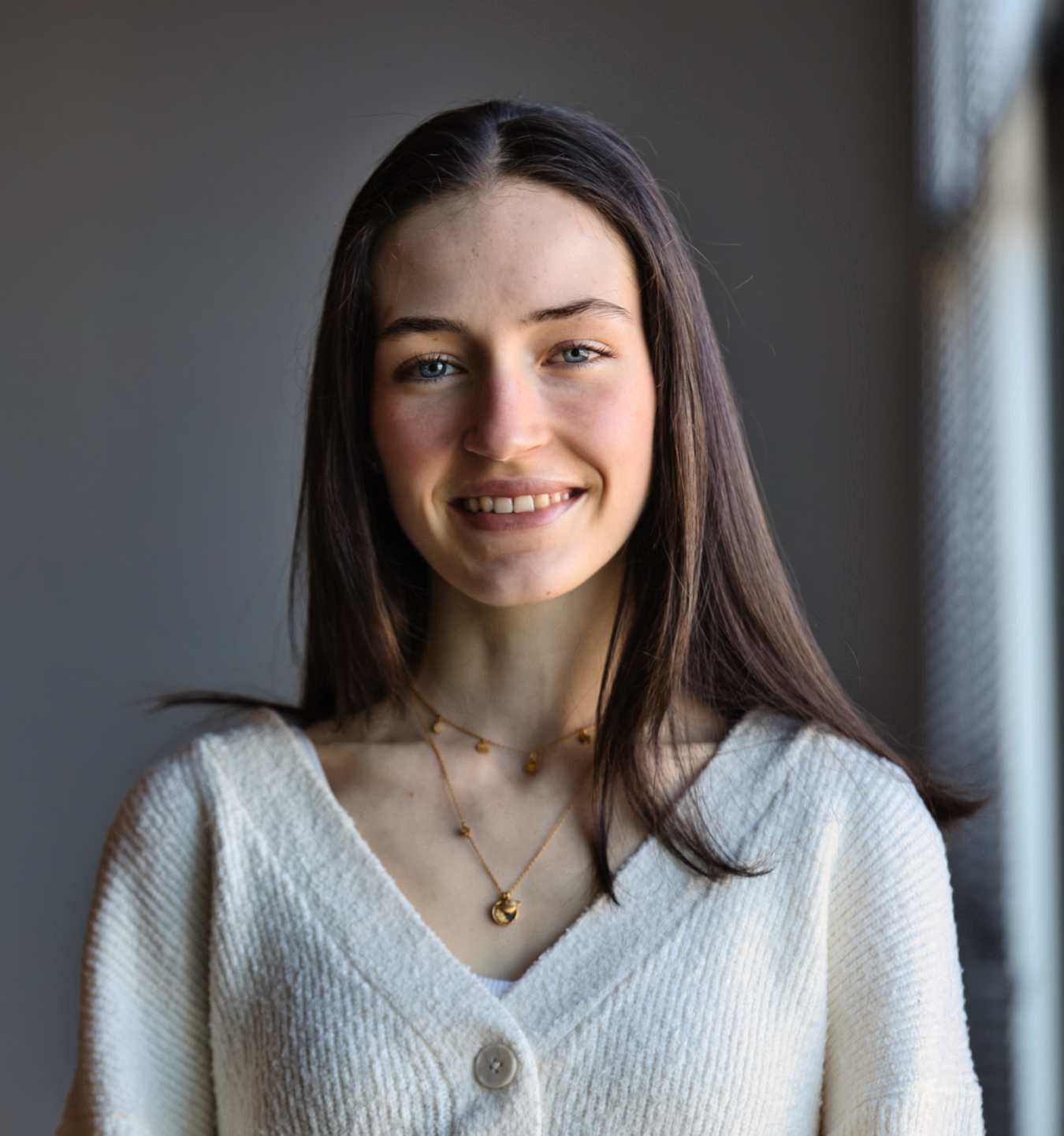 Portrait of Stephanie Rowe